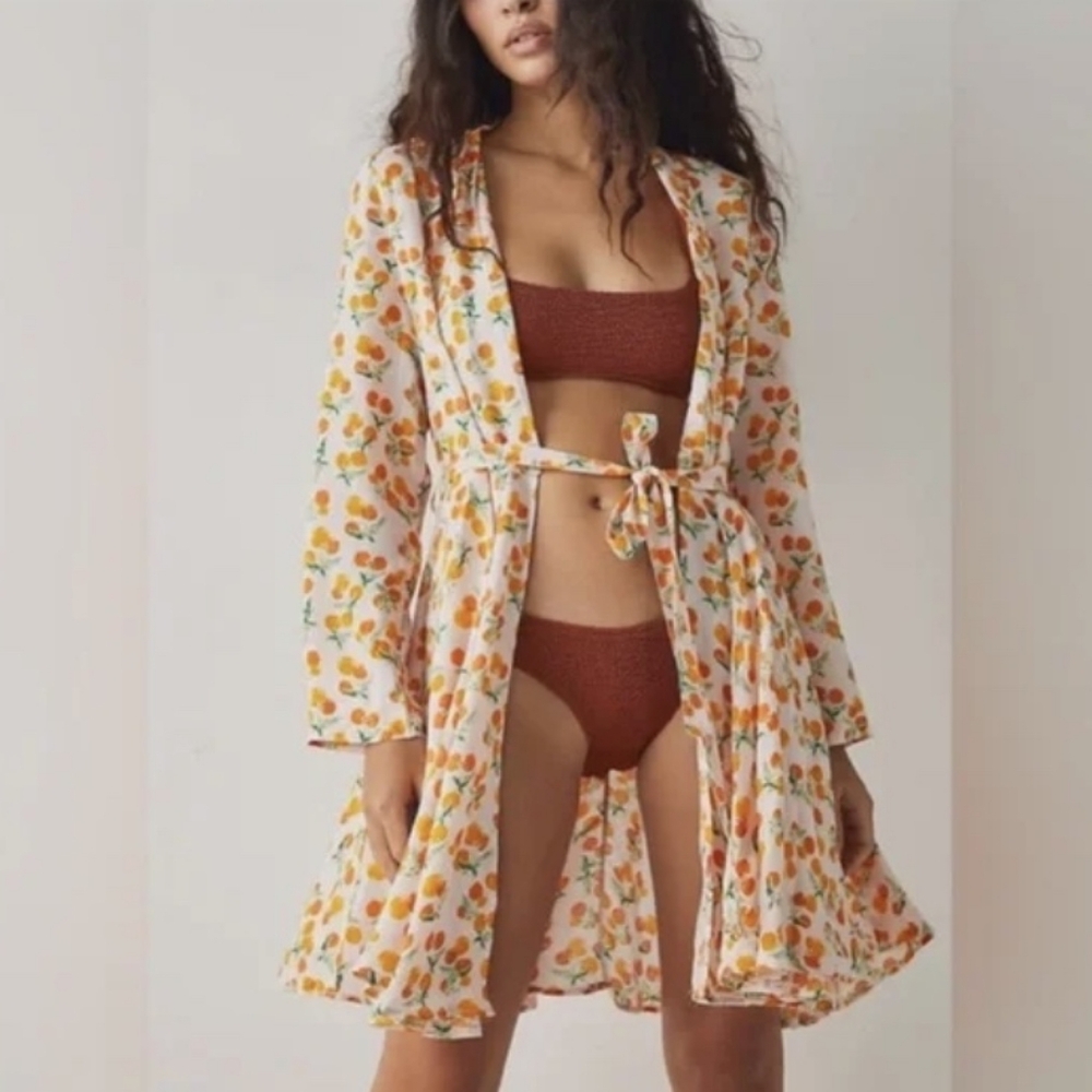Intimately by Free People Worth it Robe. Size: Medium.